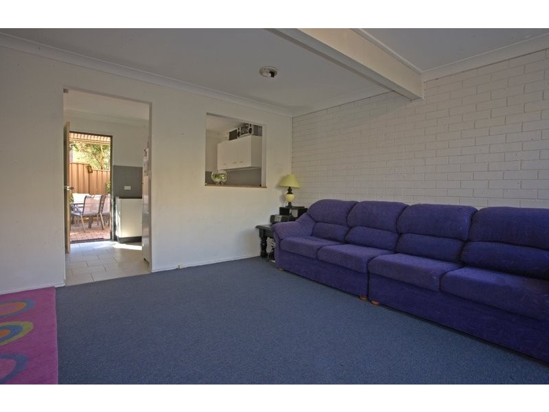 4/15 Henley Rd, Thirroul NSW 2515