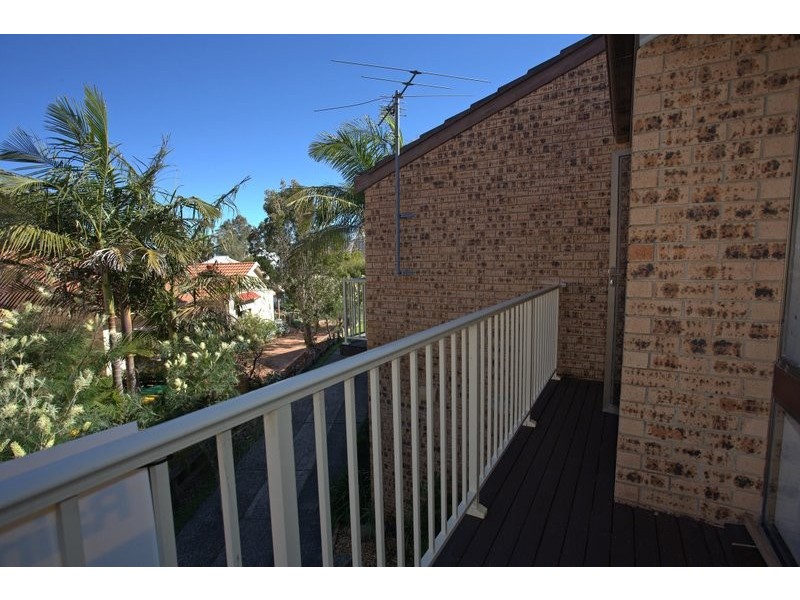 4/15 Henley Rd, Thirroul NSW 2515