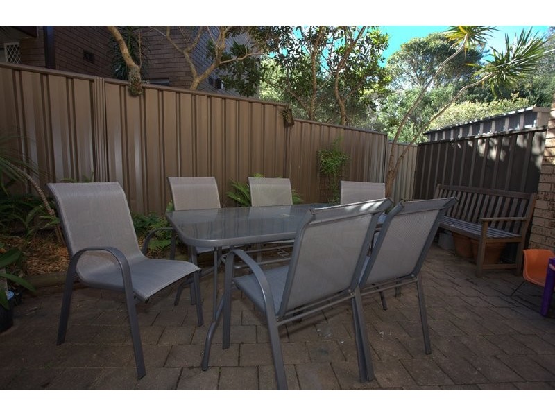 4/15 Henley Rd, Thirroul NSW 2515