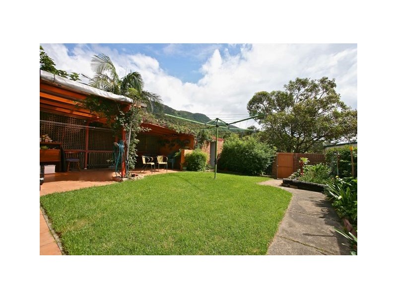 18 Young St, Coledale NSW 2515