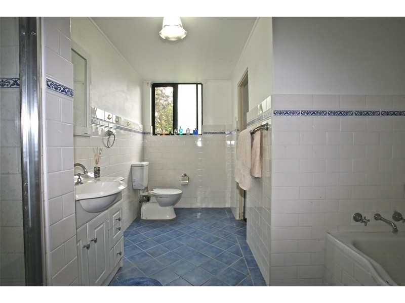 2/6 Murranar Rd, Towradgi NSW 2518