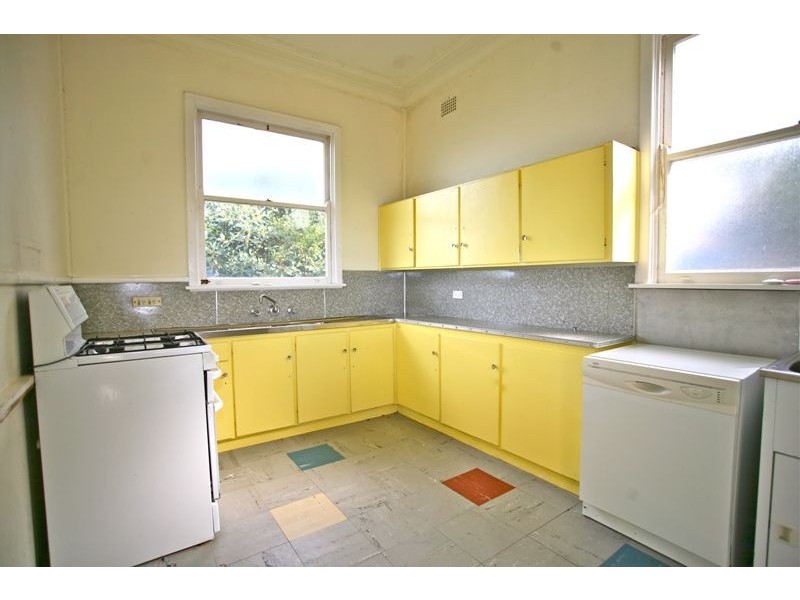 6 Young St, Coledale NSW 2515