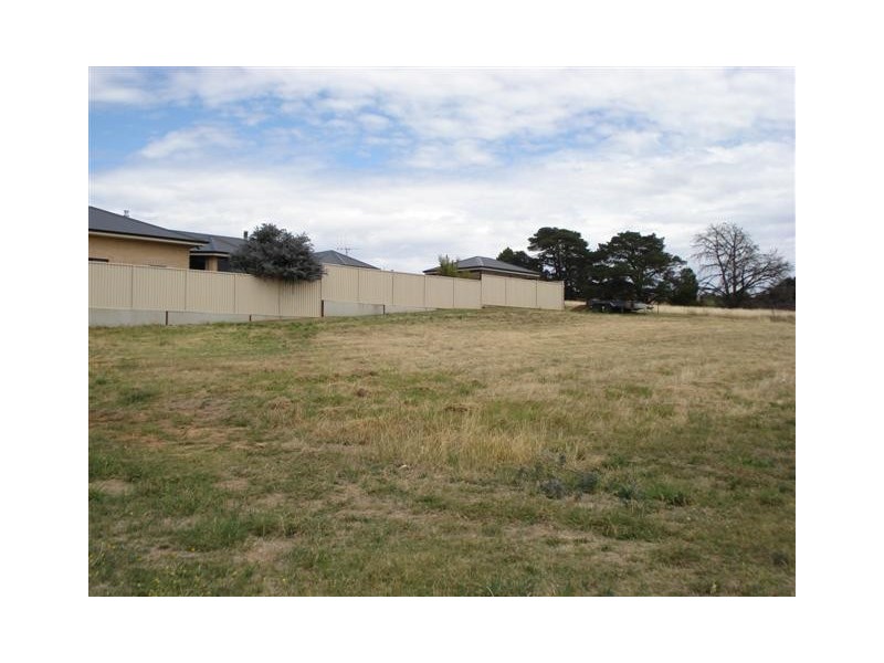 11 Oliver Street, Blayney NSW 2799