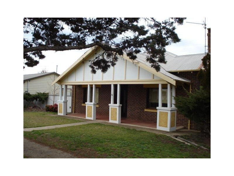 38 Osman Street, Blayney NSW 2799