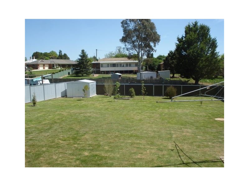 15 Mount Errol Street, Blayney NSW 2799