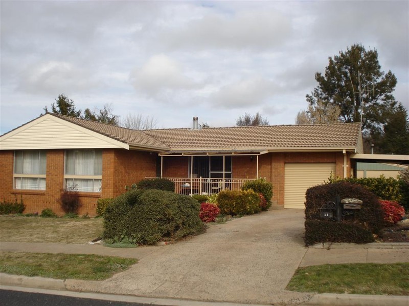 11 Somers Place, Blayney NSW 2799