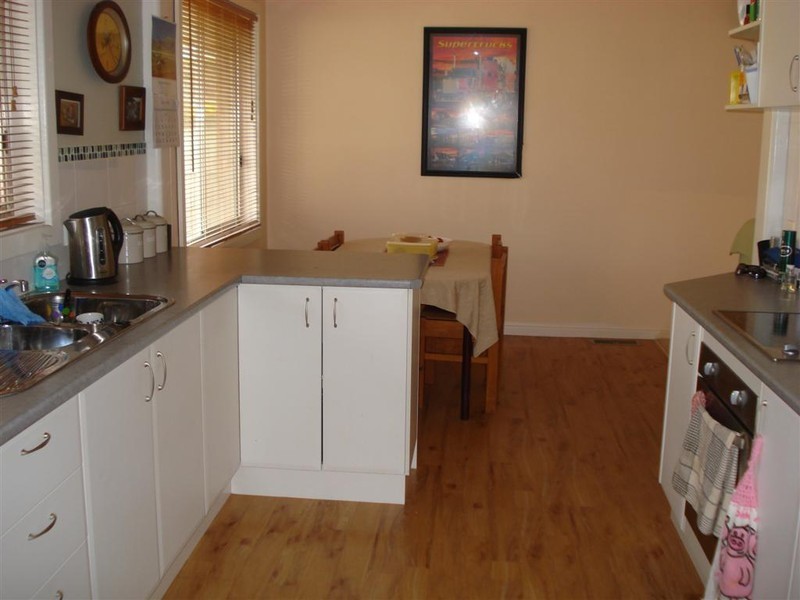 11 Somers Place, Blayney NSW 2799