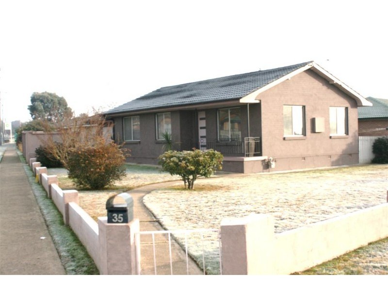 35 Orange Road, Blayney NSW 2799