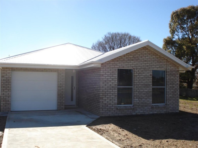 1 Charles Street, Blayney NSW 2799