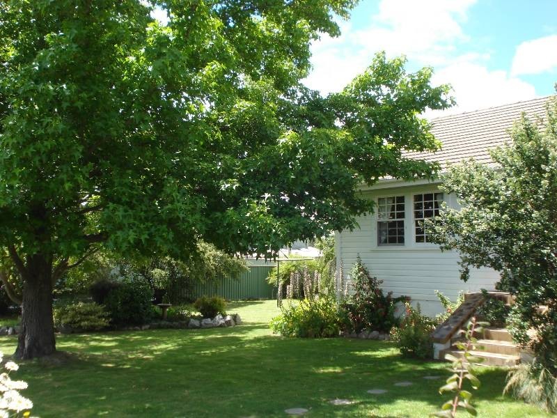 1 Rowlands Street, Blayney NSW 2799