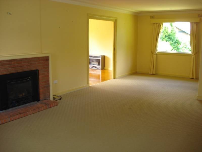 1 Rowlands Street, Blayney NSW 2799