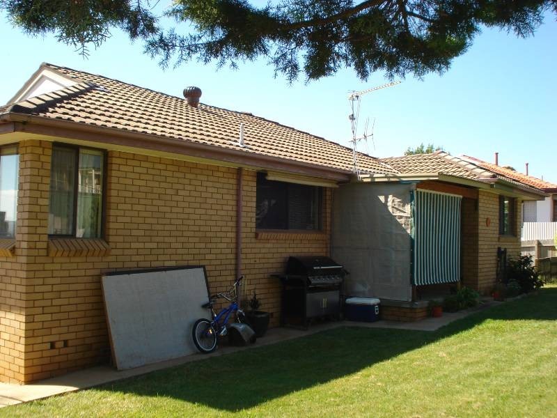 32 Maple Crescent, Blayney NSW 2799