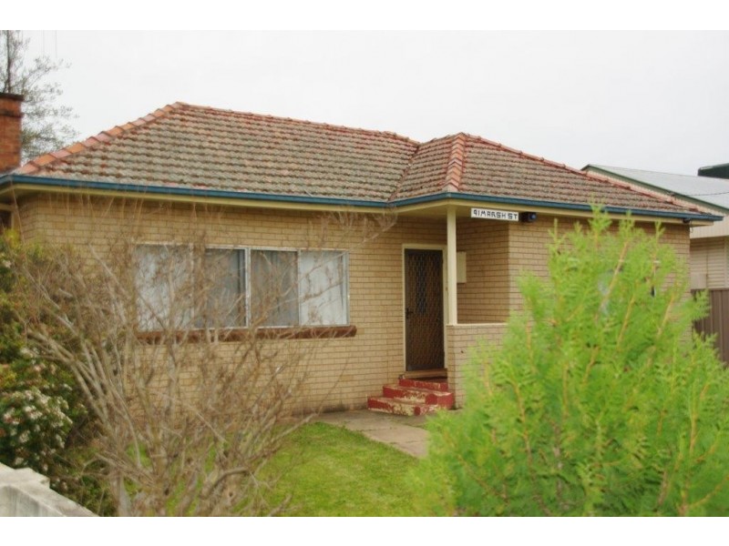 91 MARSH STREET, Wellington NSW 2820