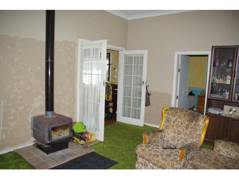 9 JEAN STREET, Wellington NSW 2820