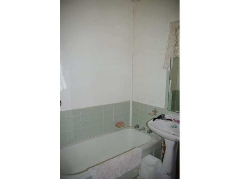 9 JEAN STREET, Wellington NSW 2820