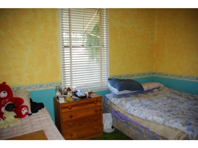 9 JEAN STREET, Wellington NSW 2820