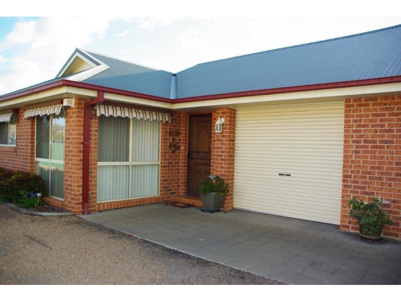 Unit 2 – 9 WHITELEY STREET, Wellington NSW 2820