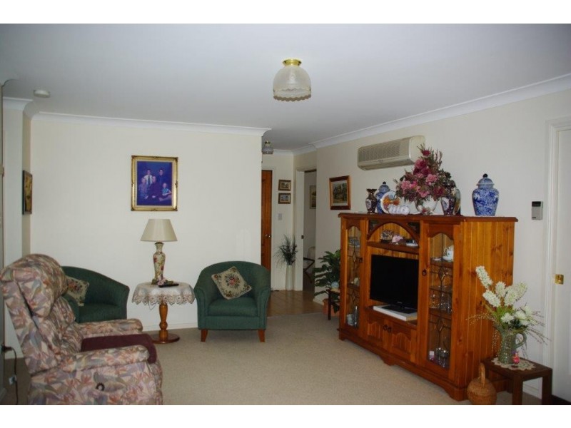 Unit 2 – 9 WHITELEY STREET, Wellington NSW 2820