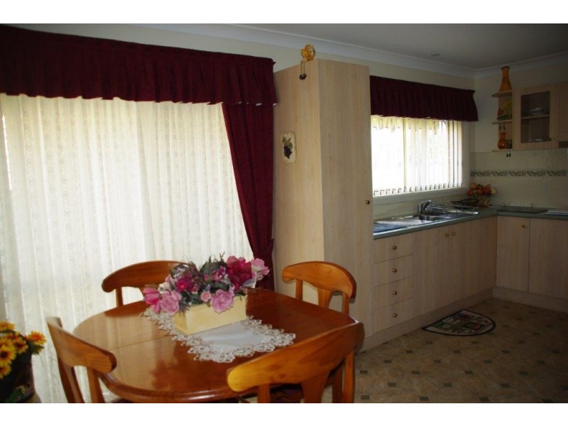 Unit 2 – 9 WHITELEY STREET, Wellington NSW 2820