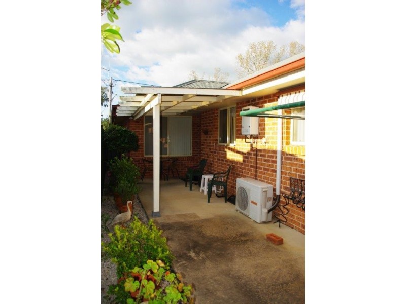 Unit 2 – 9 WHITELEY STREET, Wellington NSW 2820