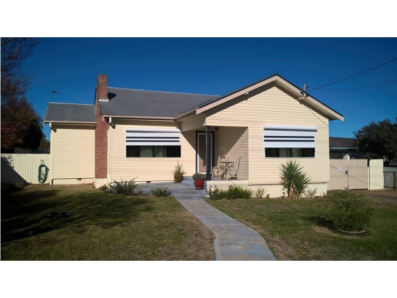 19 Hawkins Street, Wellington NSW 2820