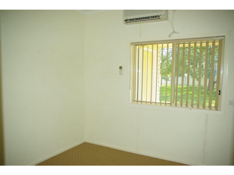 8 GLASSON STREET, Wellington NSW 2820