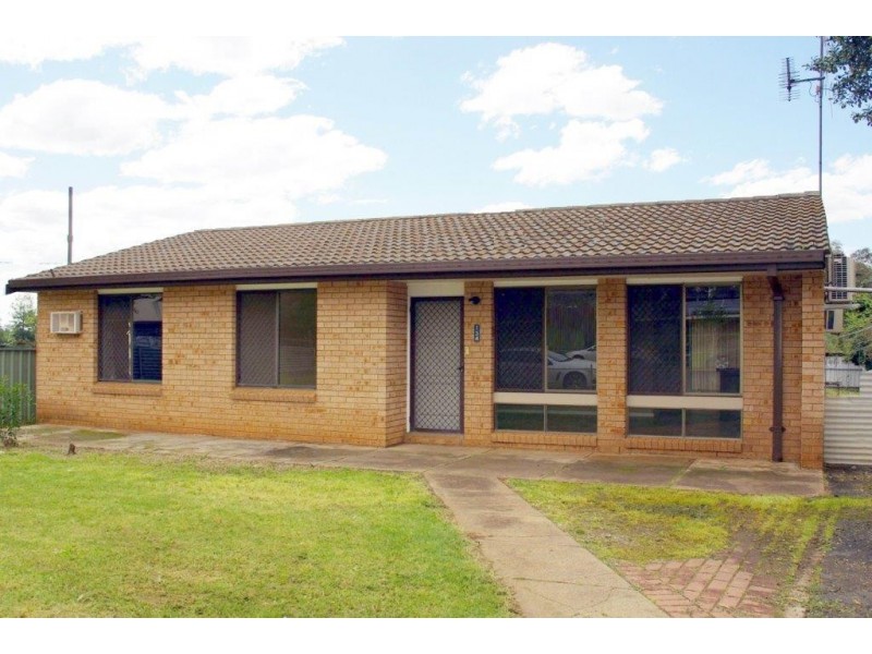 134 Whiteley Street, Wellington NSW 2820