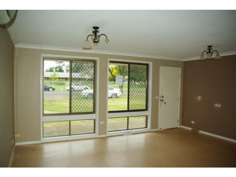 134 Whiteley Street, Wellington NSW 2820