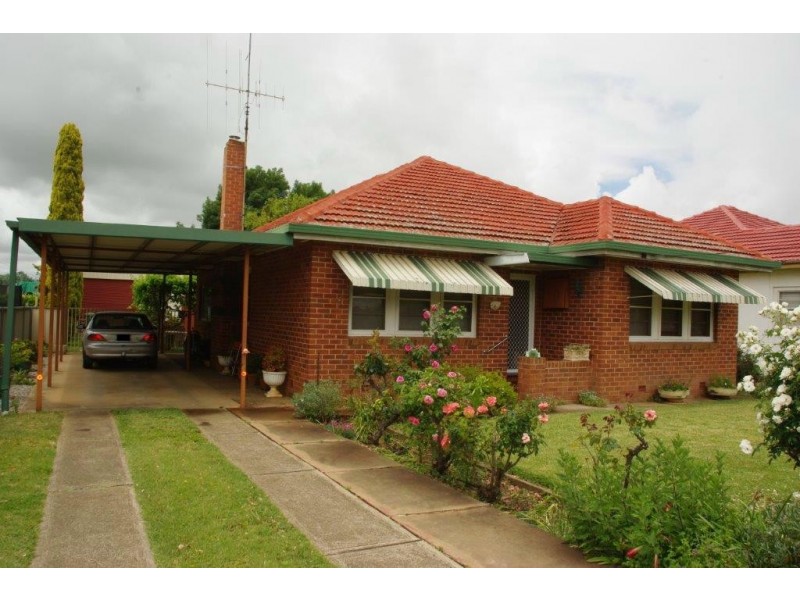 26 Lee Street, Wellington NSW 2820