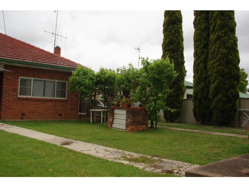 26 Lee Street, Wellington NSW 2820