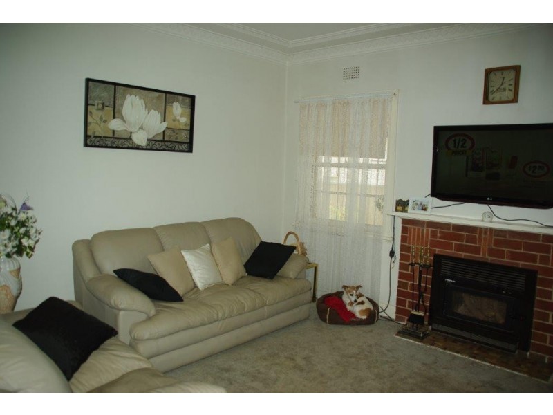 26 Lee Street, Wellington NSW 2820