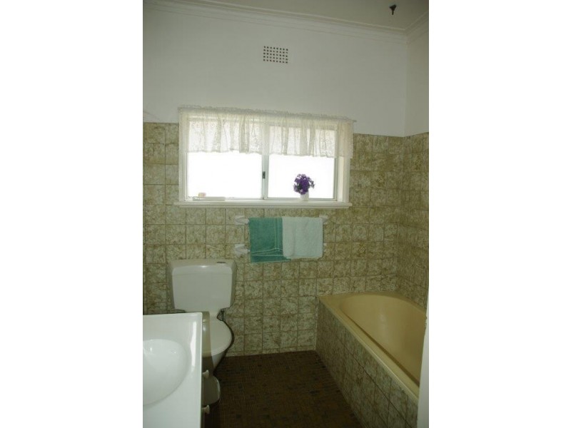 26 Lee Street, Wellington NSW 2820