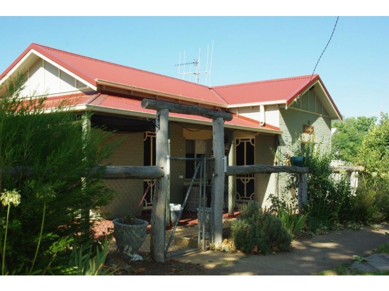 43 Whiteley Street, Wellington NSW 2820