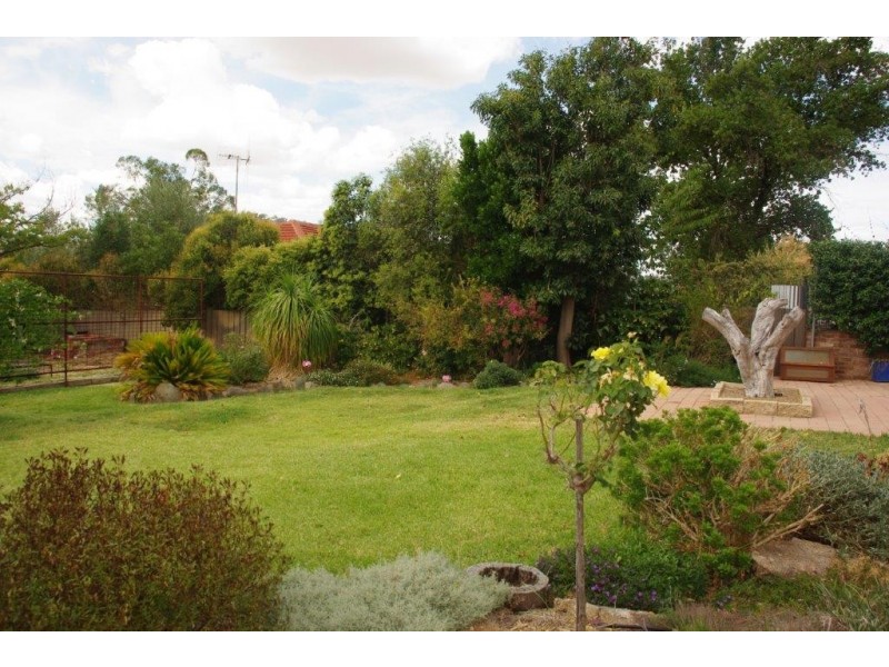2 Riverview Avenue, Wellington NSW 2820