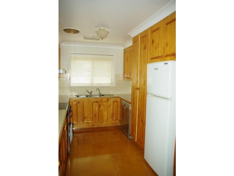 2 Riverview Avenue, Wellington NSW 2820