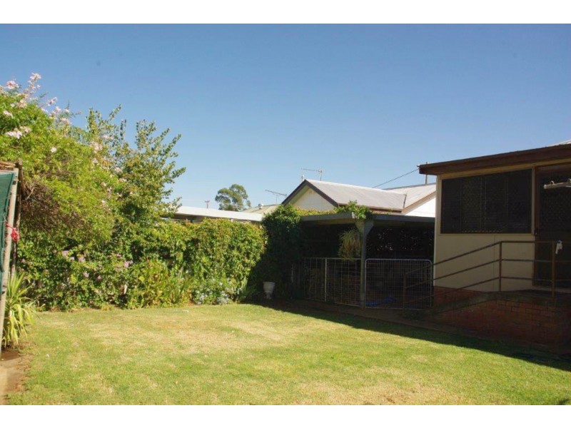 5 Glasson Street, Wellington NSW 2820