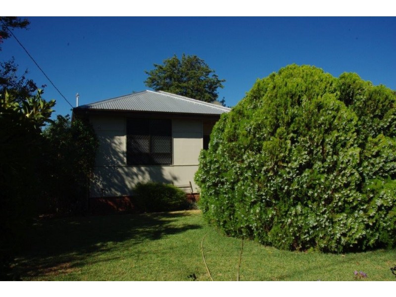 5 Glasson Street, Wellington NSW 2820