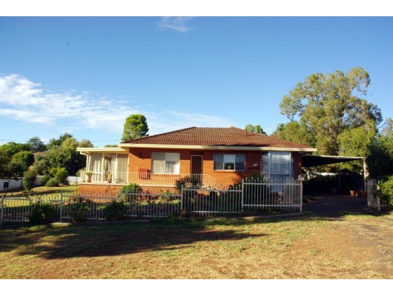 161 GISBORNE STREET, Wellington NSW 2820