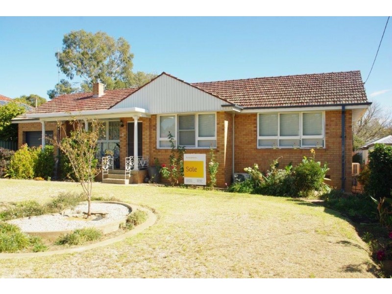 5 Arthur Street, Wellington NSW 2820