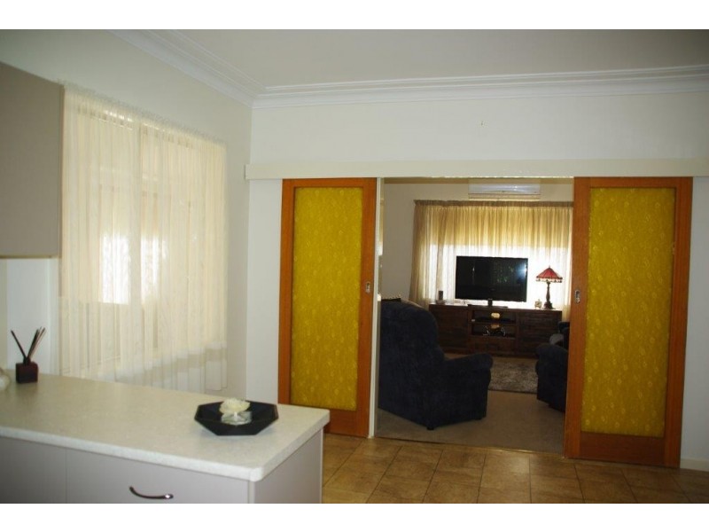 122 Whitley Street, Wellington NSW 2820