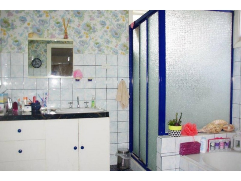 64 Apsley Crescent Mumbil via, Wellington NSW 2820