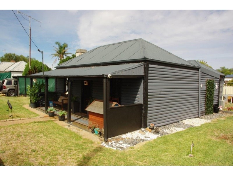 25 ARTHUR STREET, Wellington NSW 2820