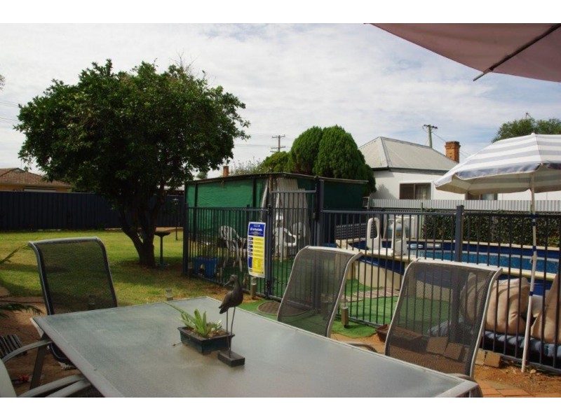 25 ARTHUR STREET, Wellington NSW 2820