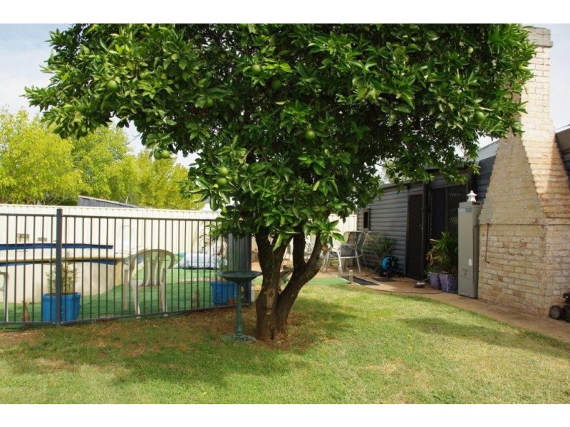 25 ARTHUR STREET, Wellington NSW 2820