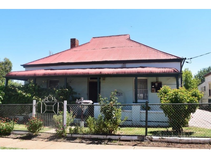 111 Simpson Street, Wellington NSW 2820
