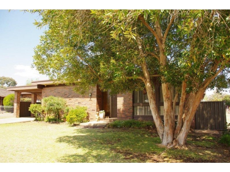 5 Truman Avenue, Wellington NSW 2820