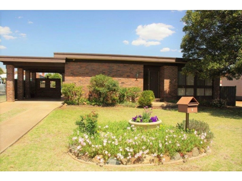 5 Truman Avenue, Wellington NSW 2820