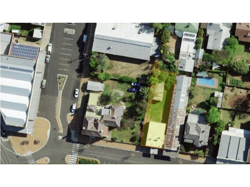 16 SWIFT STREET, Wellington NSW 2820