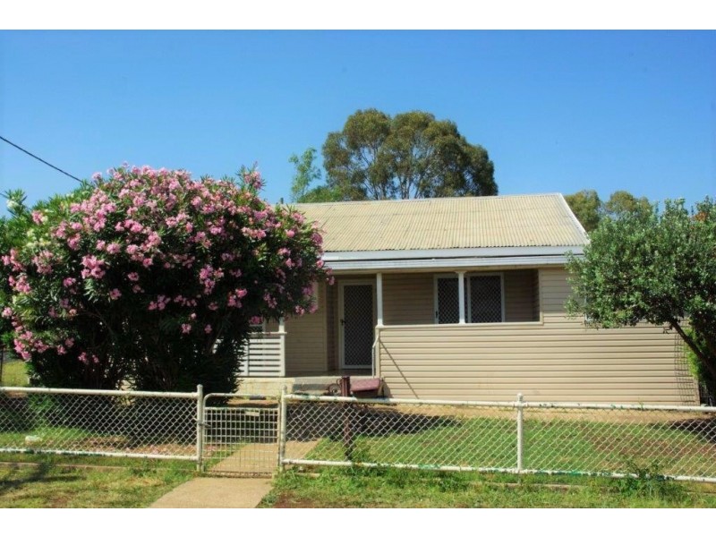 9 Dibbs Street, Wellington NSW 2820