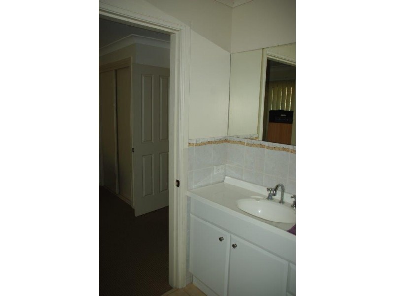 Unit 4 – 11a Maxwell Street, Wellington NSW 2820